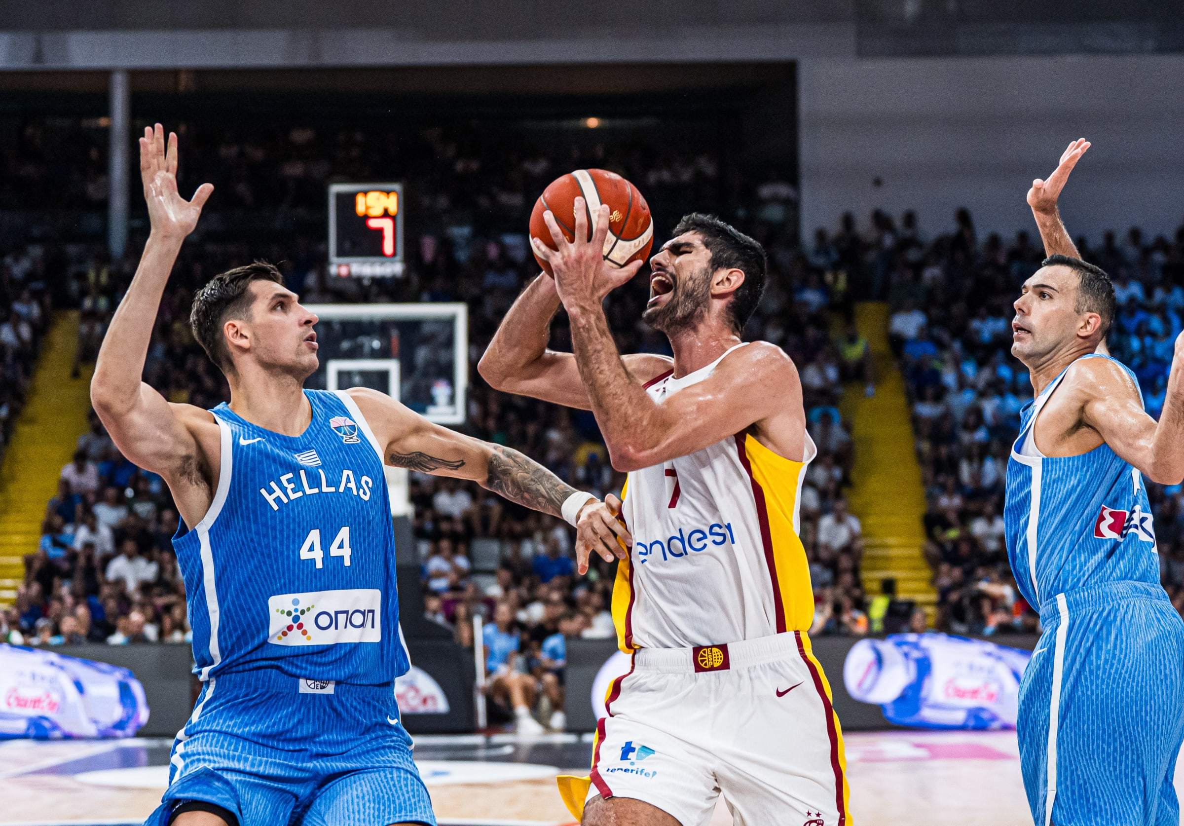 MAD前途光明!,字母哥新星爆冷表现突出上演精彩一战 MAD前途光明!,字母哥新星爆冷表现突出上演精彩一战