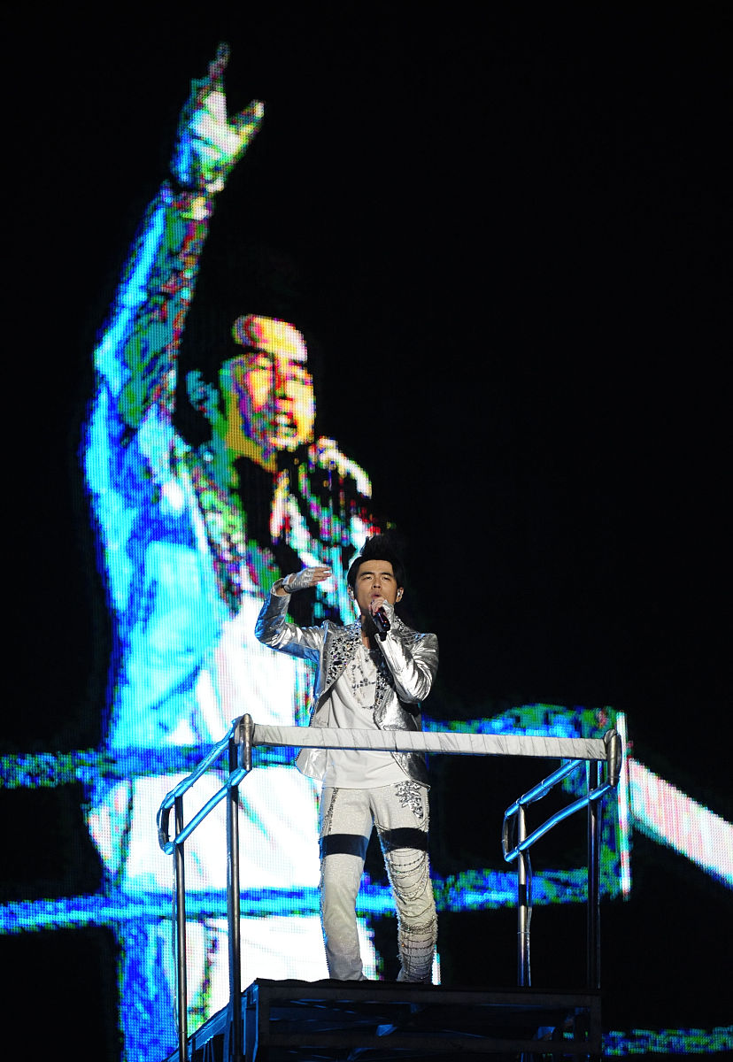 赛地聚焦——法甲清晨热度飙升,塞维利亚扳平良机,引发热议,团队化学反应显著 赛地聚焦——法甲清晨热度飙升,塞维利亚扳平良机,引发热议,团队化学反应显著