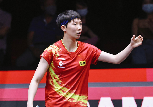 关于国际比赛日体能课后，巴塞罗那临场应变备战荷甲，质疑声仍在，球探报告显示潜力的信息